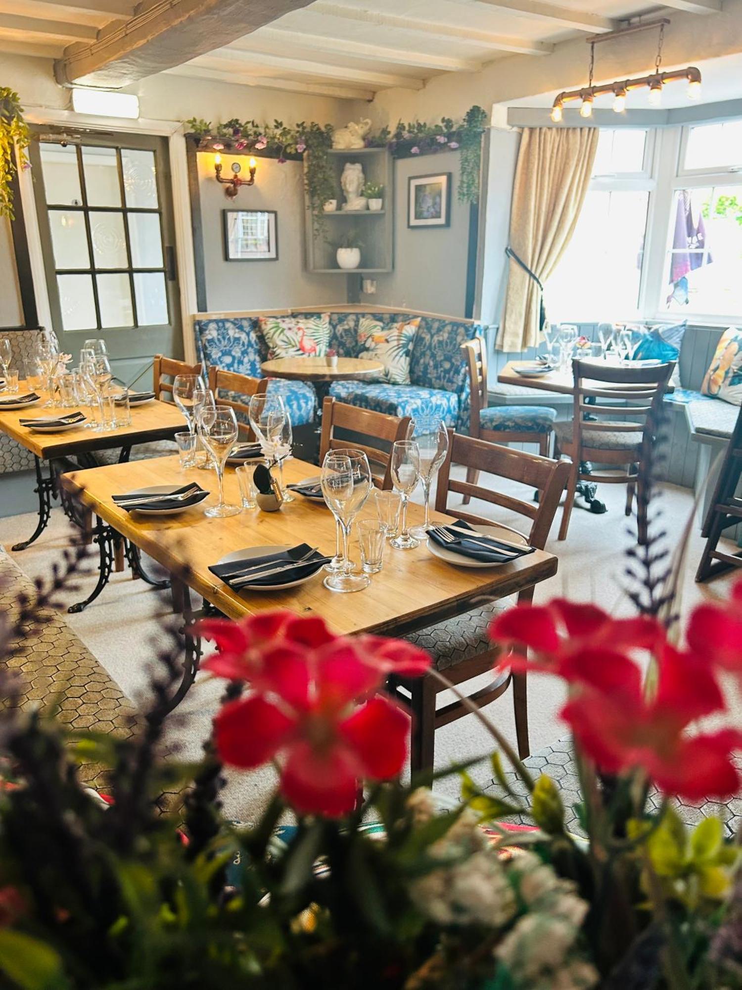 Angel Inn Misson Екстер'єр фото