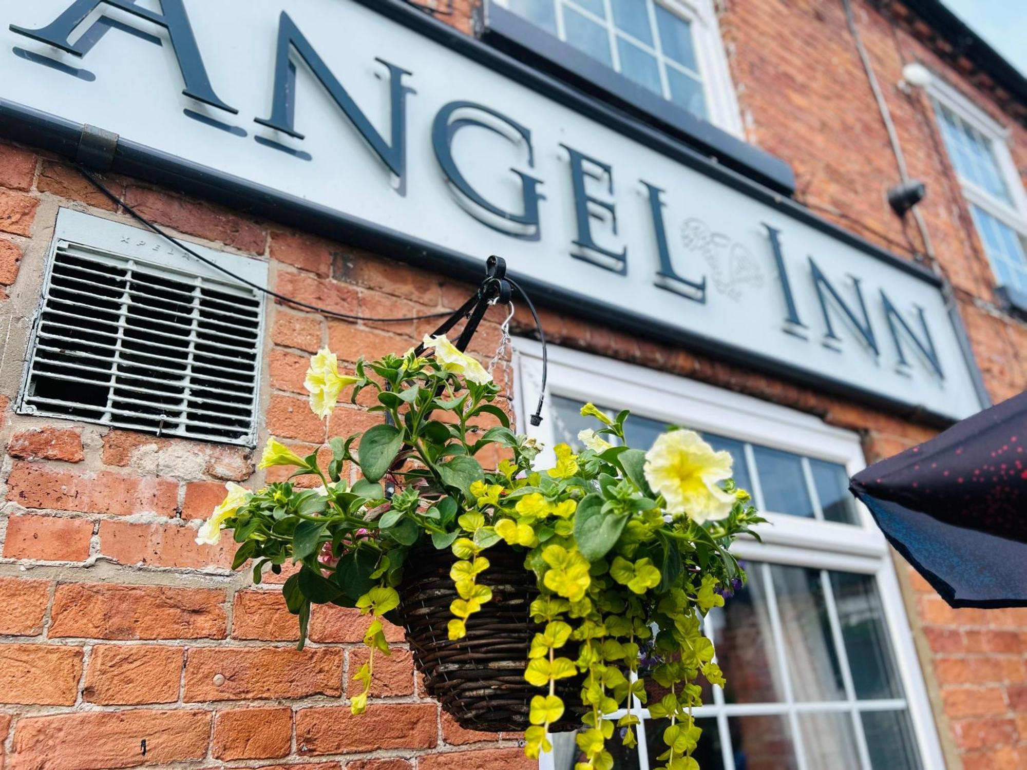 Angel Inn Misson Екстер'єр фото