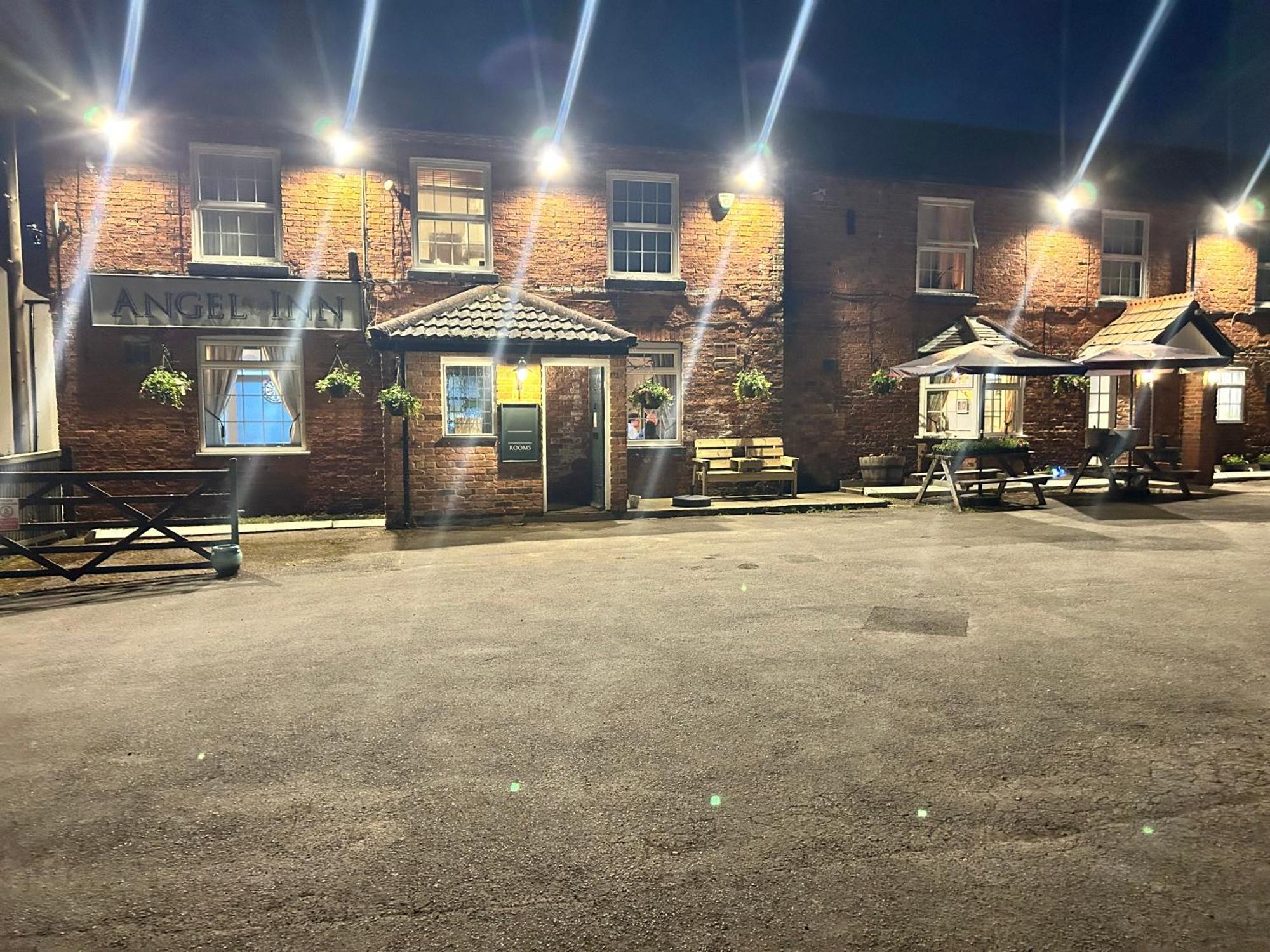 Angel Inn Misson Екстер'єр фото