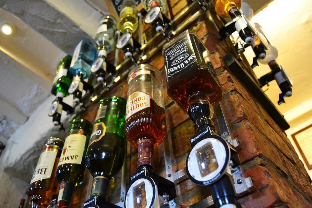 Angel Inn Misson Екстер'єр фото